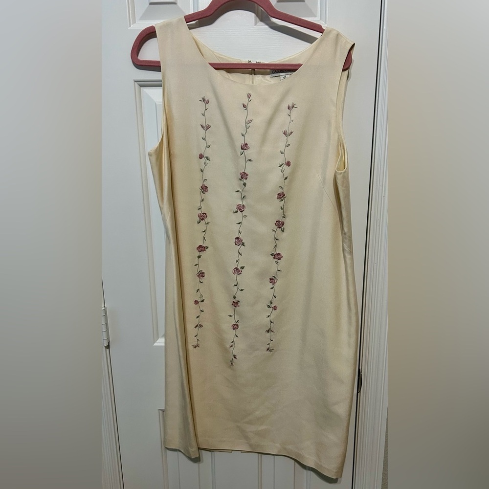 Casual Corner Cream Dress with Pink Floral Design